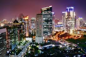 Ciudad moderna de noche